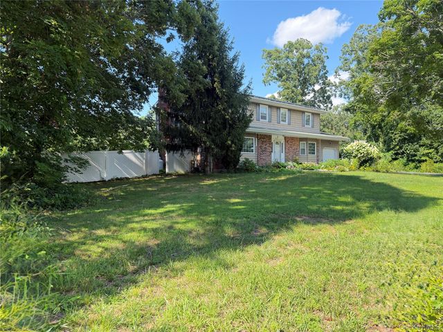 7 Estates Drive, Port Jefferson Station, NY 11776