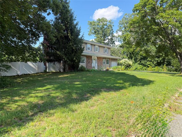 7 Estates Drive, Port Jefferson Station, NY 11776