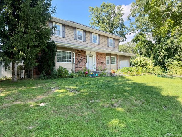 7 Estates Drive, Port Jefferson Station, NY 11776