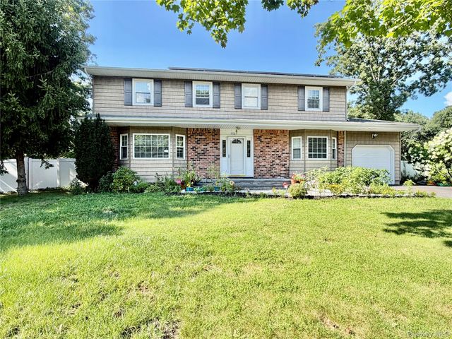 7 Estates Drive, Port Jefferson Station, NY 11776