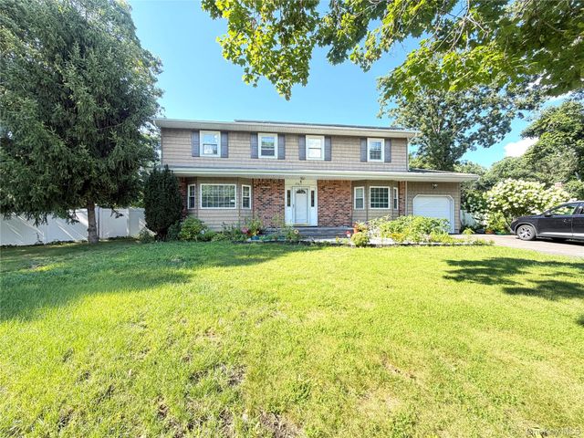 7 Estates Drive, Port Jefferson Station, NY 11776