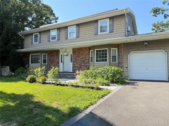 7 Estates Drive, Port Jefferson Station, NY 11776