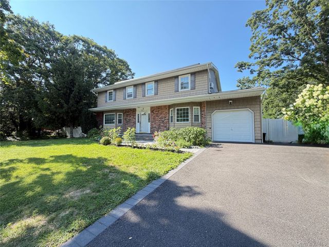 7 Estates Drive, Port Jefferson Station, NY 11776