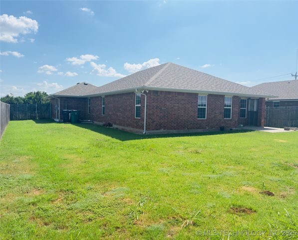 8917 SW 52 Street, Oklahoma City, OK 73179