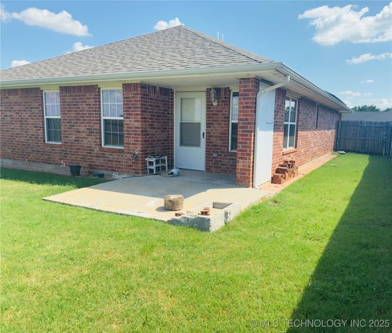 8917 SW 52 Street, Oklahoma City, OK 73179