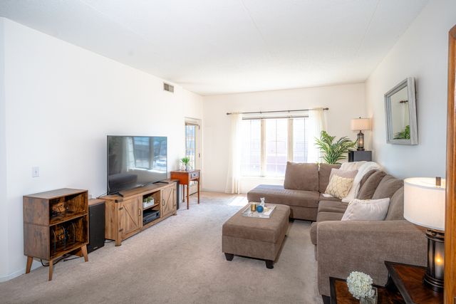 9670 Franklin Avenue 214, Franklin Park, IL 60131