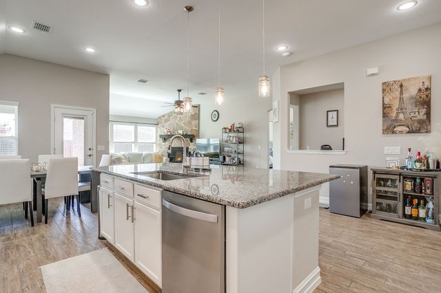 1045 Pinnacle Breeze Drive, Fort Worth, TX 76052