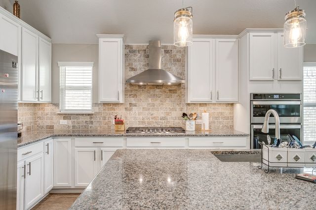 1045 Pinnacle Breeze Drive, Fort Worth, TX 76052