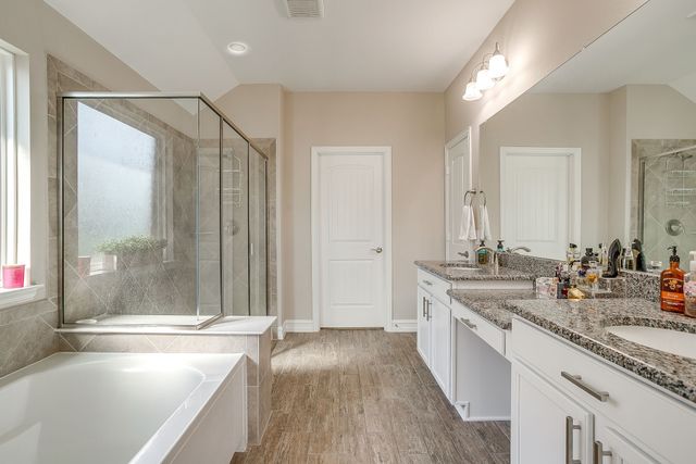 1045 Pinnacle Breeze Drive, Fort Worth, TX 76052