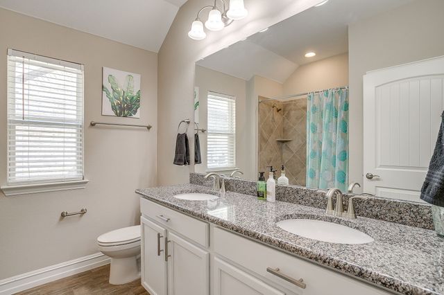 1045 Pinnacle Breeze Drive, Fort Worth, TX 76052