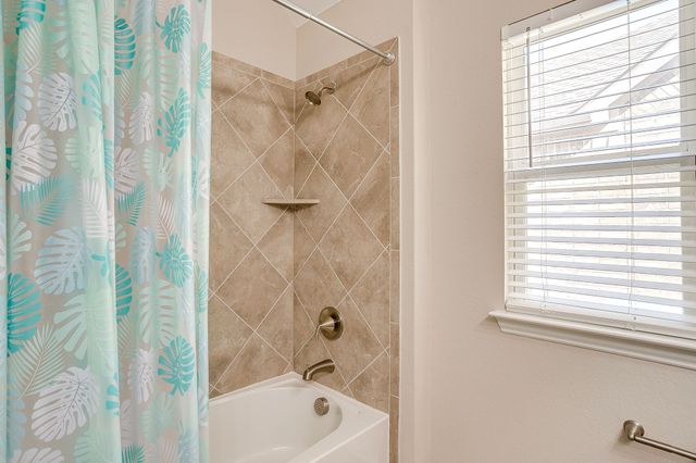 1045 Pinnacle Breeze Drive, Fort Worth, TX 76052