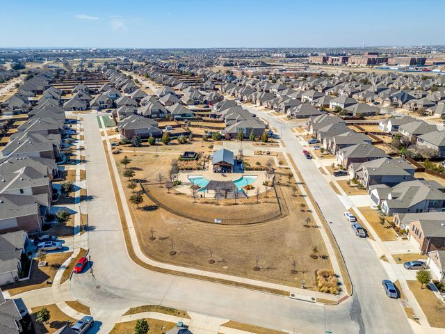 1045 Pinnacle Breeze Drive, Fort Worth, TX 76052