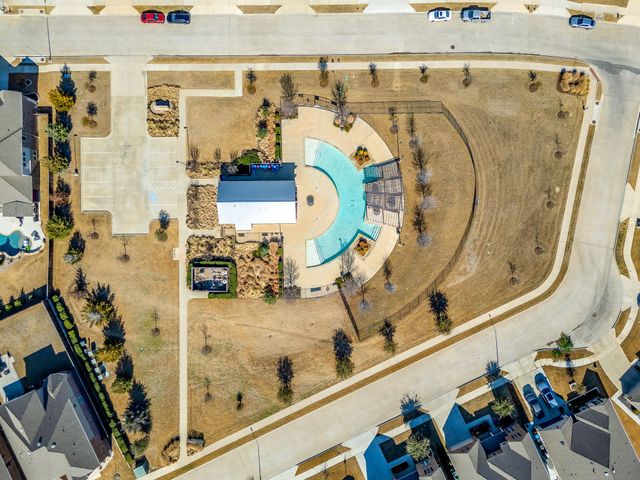 1045 Pinnacle Breeze Drive, Fort Worth, TX 76052