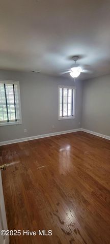 4919 W Rainbow Drive, Wilmington, NC 28403