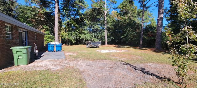 4919 W Rainbow Drive, Wilmington, NC 28403