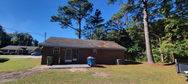 4919 W Rainbow Drive, Wilmington, NC 28403