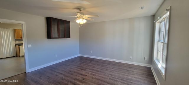 4919 W Rainbow Drive, Wilmington, NC 28403