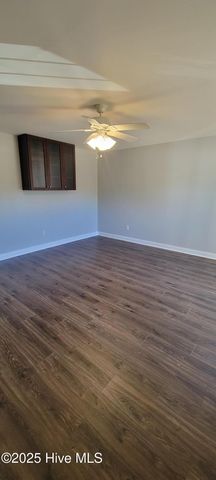 4919 W Rainbow Drive, Wilmington, NC 28403