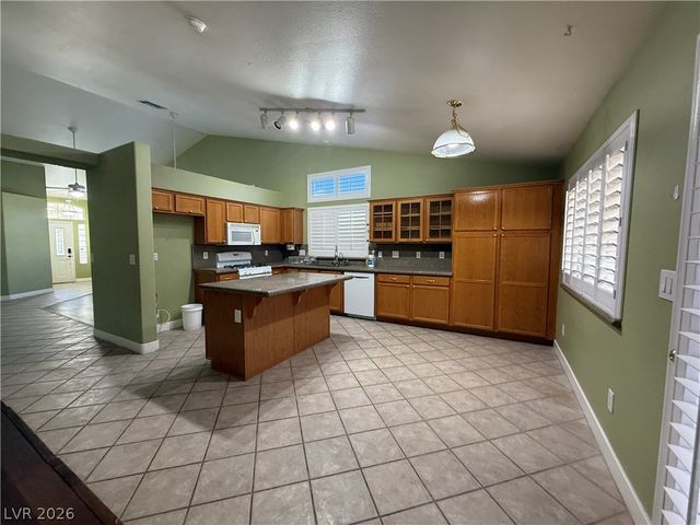 5433 Truckee Court, Las Vegas, NV 89122