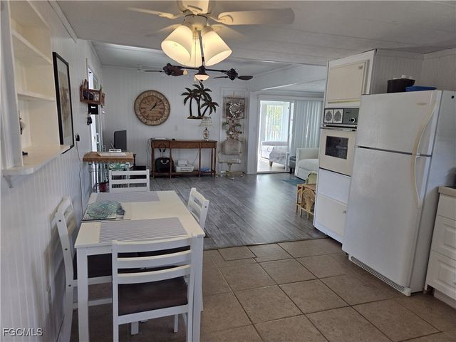 629 Vista DR, North Fort Myers, FL 33917