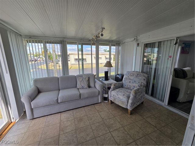 629 Vista DR, North Fort Myers, FL 33917