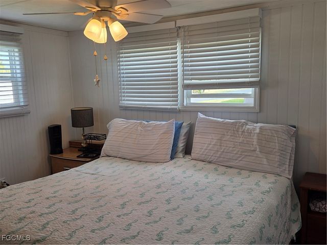 629 Vista DR, North Fort Myers, FL 33917