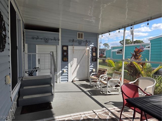 629 Vista DR, North Fort Myers, FL 33917