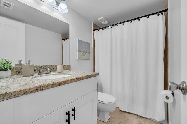 112 Lake Emerald Drive 104, Oakland Park, FL 33309