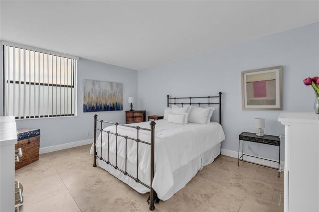 112 Lake Emerald Drive 104, Oakland Park, FL 33309