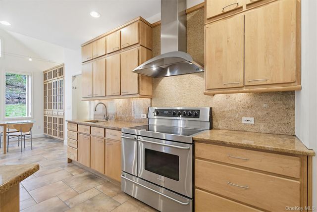 14 Glen Lane, Newburgh, NY 12550