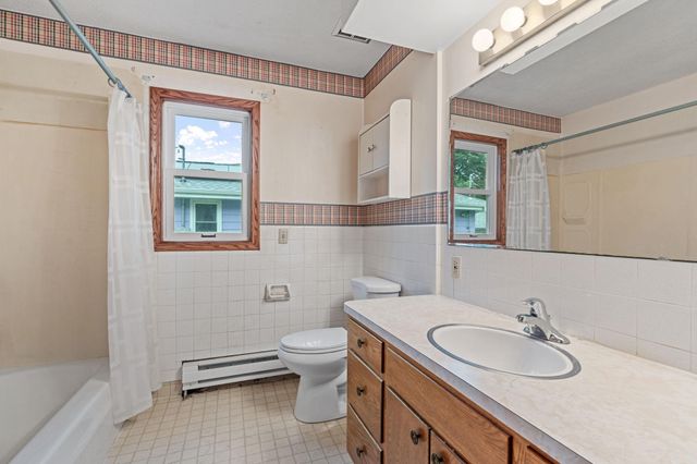9 6th Avenue NE, Osseo, MN 55369