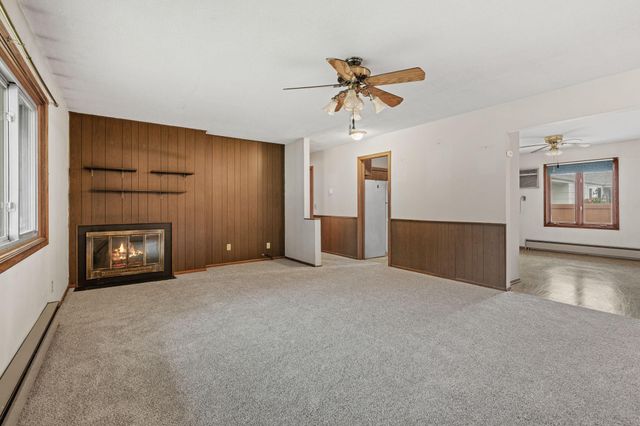 9 6th Avenue NE, Osseo, MN 55369