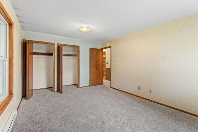 9 6th Avenue NE, Osseo, MN 55369
