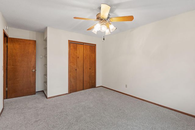 9 6th Avenue NE, Osseo, MN 55369