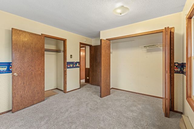 9 6th Avenue NE, Osseo, MN 55369