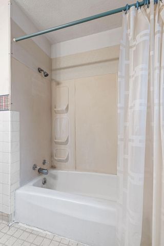9 6th Avenue NE, Osseo, MN 55369