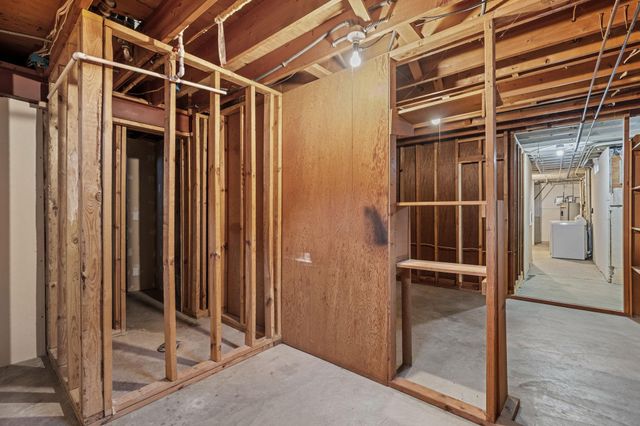 9 6th Avenue NE, Osseo, MN 55369