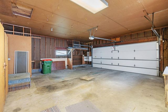 9 6th Avenue NE, Osseo, MN 55369