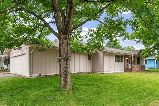 9 6th Avenue NE, Osseo, MN 55369
