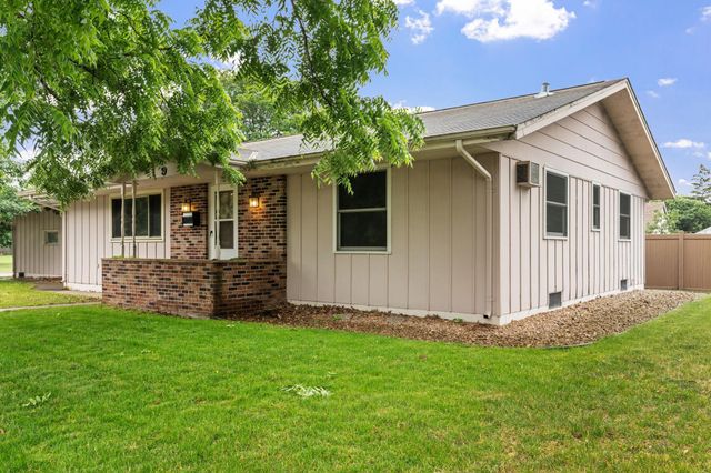 9 6th Avenue NE, Osseo, MN 55369
