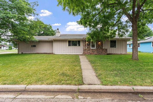 9 6th Avenue NE, Osseo, MN 55369