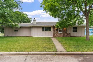 9 6th Avenue NE, Osseo, MN 55369