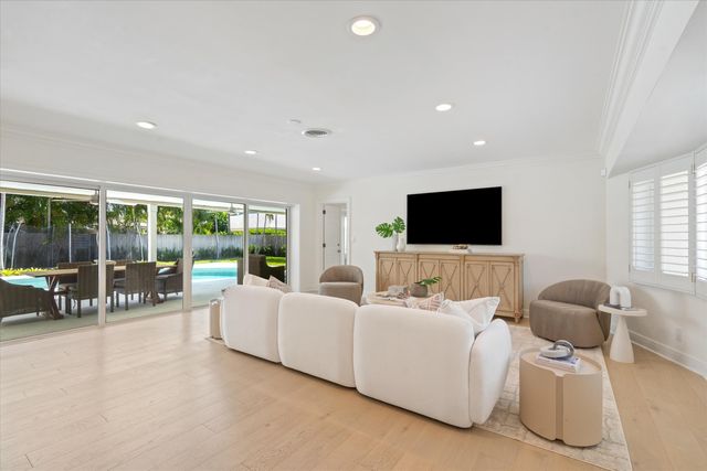 2889 NE 26th Street, Fort Lauderdale, FL 33305