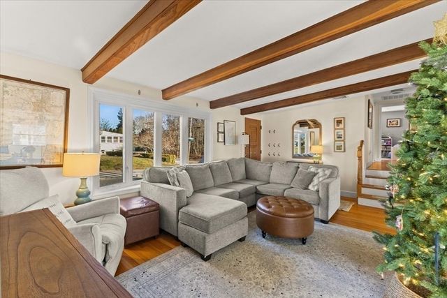 196 Coolidge St, Swansea, MA 02777