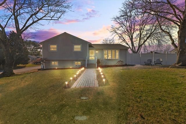 196 Coolidge St, Swansea, MA 02777