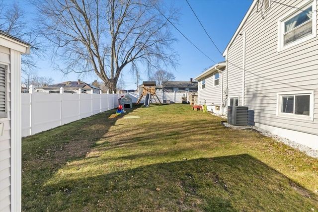 196 Coolidge St, Swansea, MA 02777