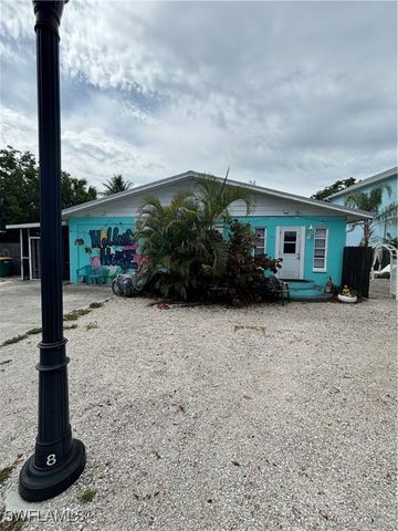 3048 Lunar ST, Naples, FL 34112