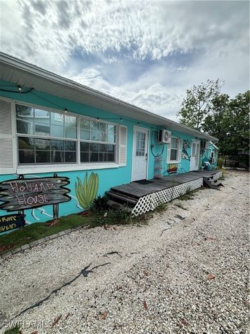 3048 Lunar ST, Naples, FL 34112