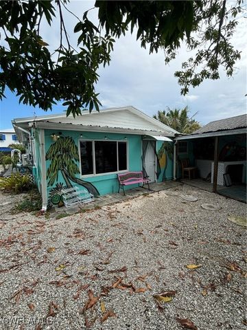 3048 Lunar ST, Naples, FL 34112