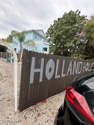 3048 Lunar ST, Naples, FL 34112